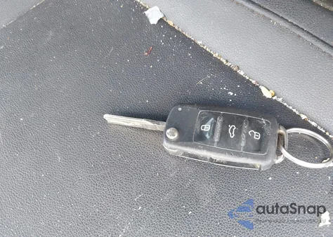 2014 Volkswagen Beetle 2.0T R-Line z USA, uszkodzony, nr VIN 3VW7T7AT5EM813875